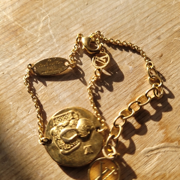 Louis Vuitton Rabbit Sky Zodiac Bracelet - Picture 2 of 3